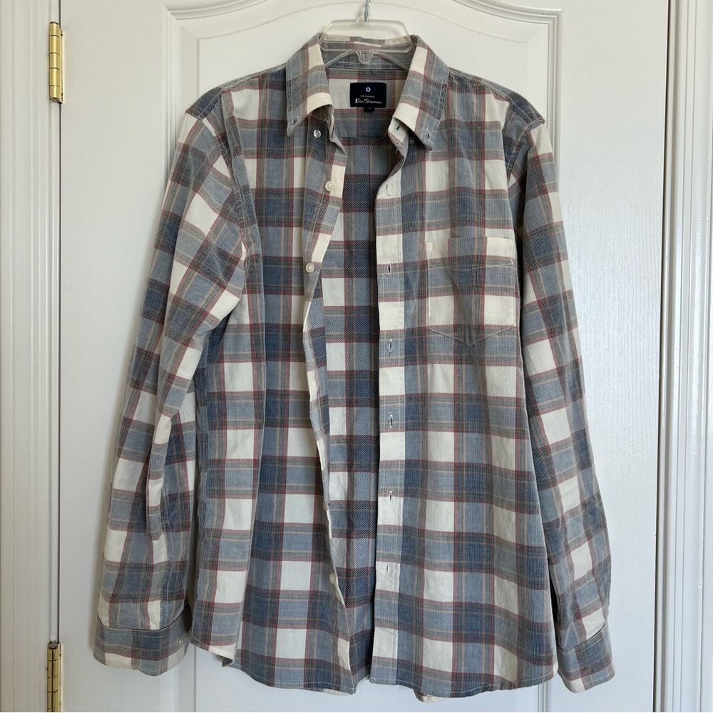 Ben Sherman Men’s Cream and Blue Plaid Flannel Button-Up Shirt Size Medium